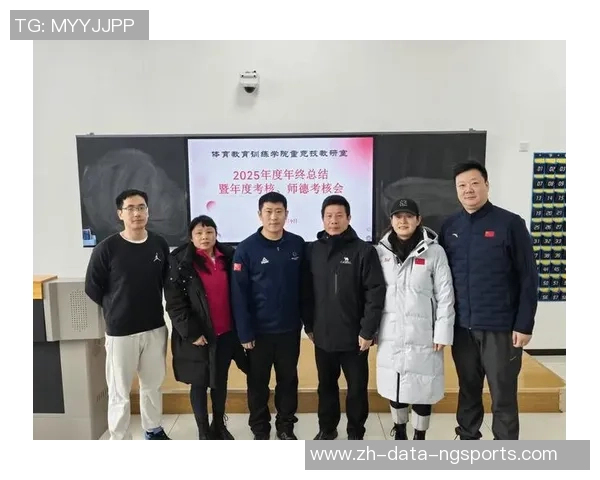 足球运动员日常训练揭秘从热身到恢复的全程训练流程与技巧分享